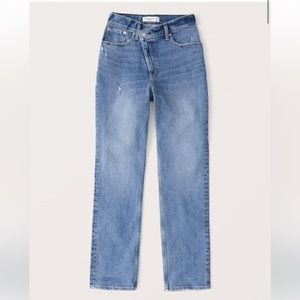Abercrombie Curve Love 90’s Straight Jean